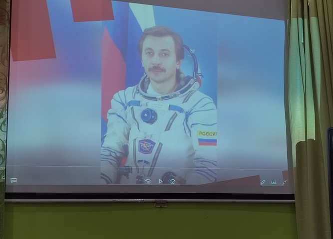 МОЖЕТ В КОСМОС ПОЛЕТИМ...